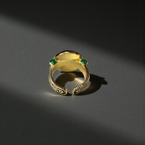 18k Gold Plated 2 Tone Ancient Dragon Coin Emerald Cabochon Ring - Picture 4 of 5